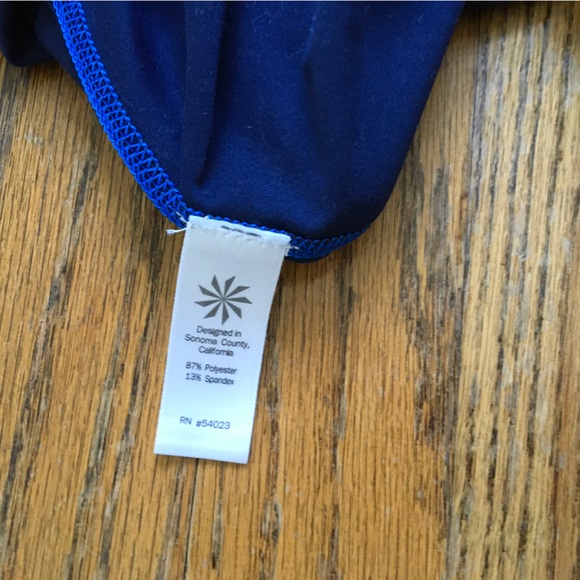 Athleta Blue Chi Long Sleeve Top. Size Small - Picture 5 of 5